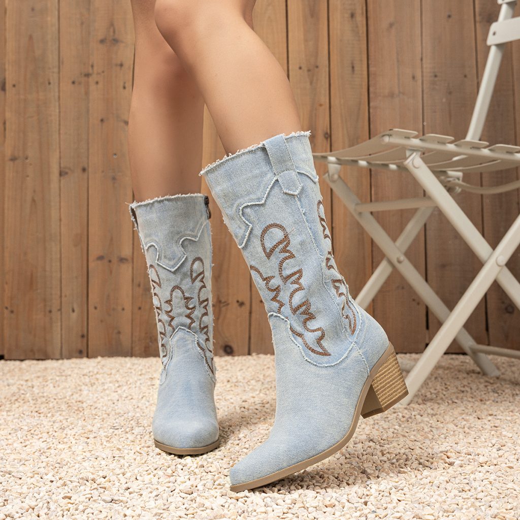 New Western Cowboy Boots for Women Pointed Toe Embroidery Mid Calf Chunky Heel Elevated Plus Size Knight Boots Ethnic Style