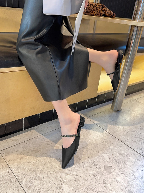 French Chic Toe-Covered Slippers for Women 2025 New Spring Summer Elegant Silver Flat Sandals - Image 2