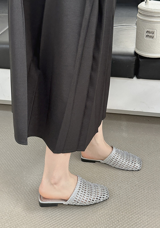 2025 Summer New Hollow Woven Sandals Women Flat Square Toe Slippers - Image 3