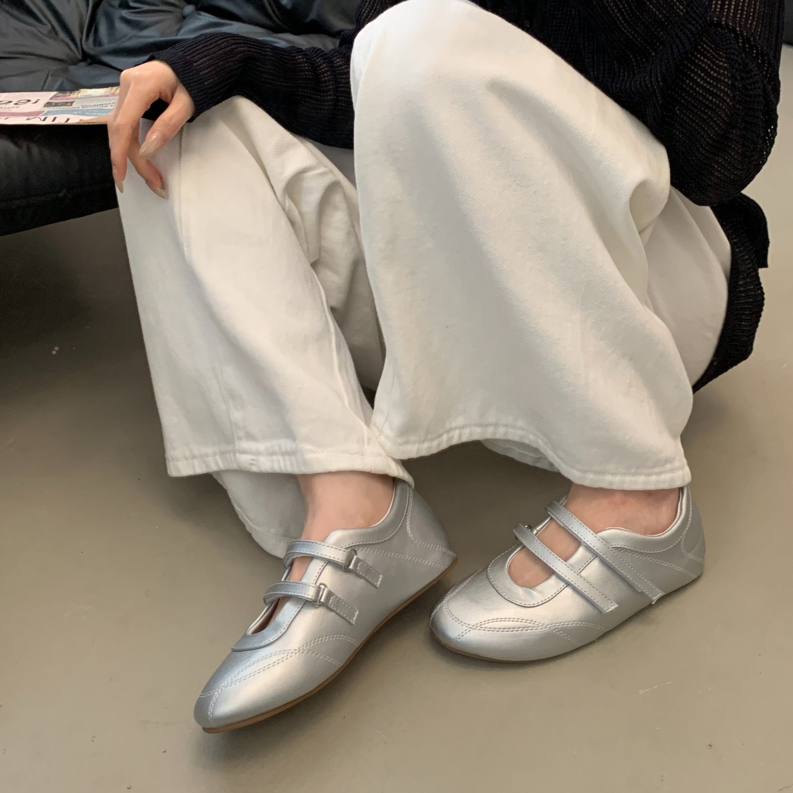 2026 New Spring Magic Tape Casual Ballet Flats Women's Shallow Mouth Soft Round Toe Shoes - Image 4